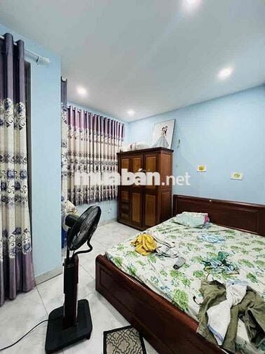 Nhà nở hậu , Ngay Tên Lửa - 4 tầng , 46m2 - Hoàn Công - hơn 5ty