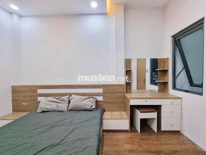 CẦN NHƯỢNG LẠI STUDIO-CỬA SỔ-VIEW CHILL-FULL NỘI THẤT GẦN ĐH VĂN LANG
