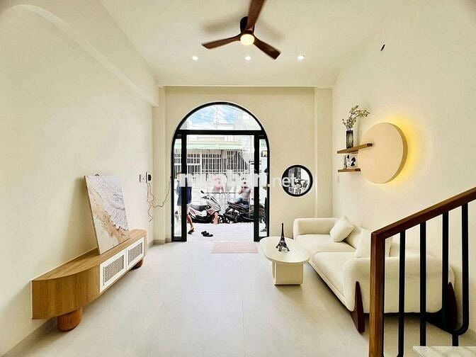 Nhà mới xây đẹp full nội thất xịn