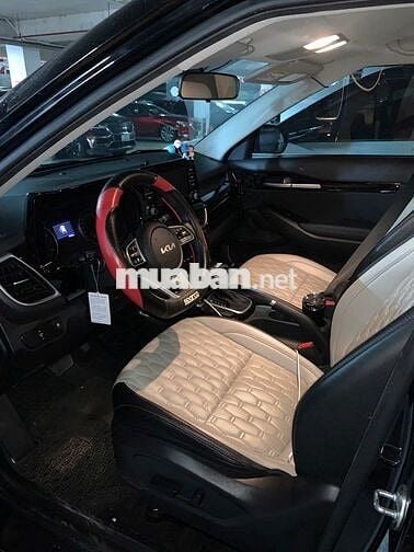 Kia Seltos 2022 Luxury 1.4 AT - 30000 km