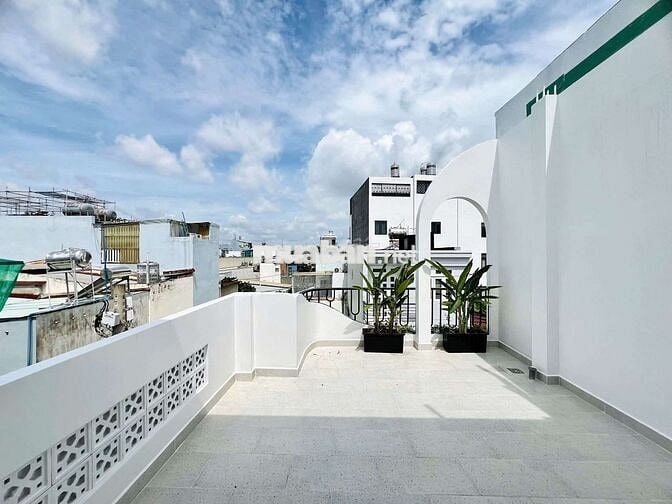 Nhà mới xây đẹp full nội thất xịn