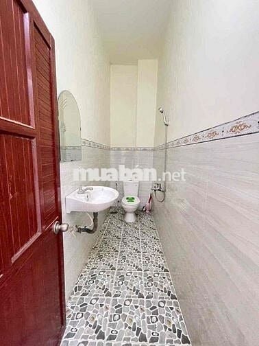 Nhà lầu 2 phòng KDC Đối Diện Nhi Đồng