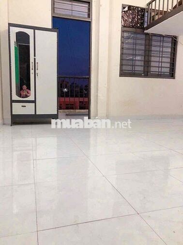 PHÒNG GÁC BAN CÔNG NGAY TRUNG TÂM TÂN PHÚ GIÁP NGUYỄN SƠN GIÁ RẺ