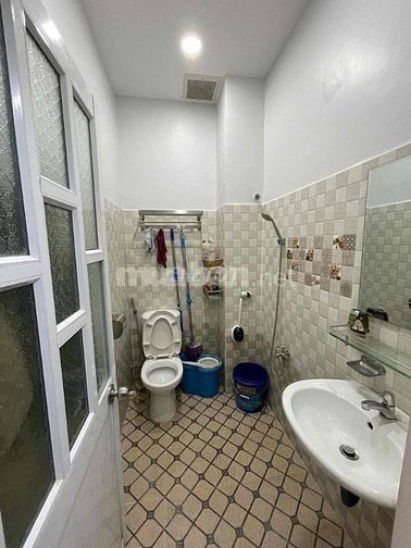 Bán nhà mới đẹp - Full nội thất. Hẻm 6m - đường Hồ Bá Kiện, P15, Q10