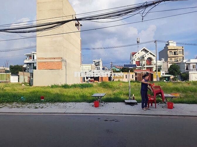 Bán lô đất Đ.Trung Mỹ, Hóc Môn, DT 101m2 giá 1,8 tỷ sổ hồng riêng