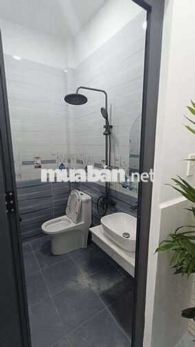 NHÀ MỚI TÂN PHÚ 3PN ĐỐI DIỆN ĐH CÔNG THƯƠNG HXH GIÁ 4,45TỶ TL
