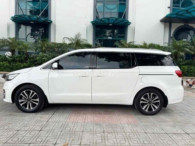 Kia Sedona 2017 2.2L DATH - 90000 km