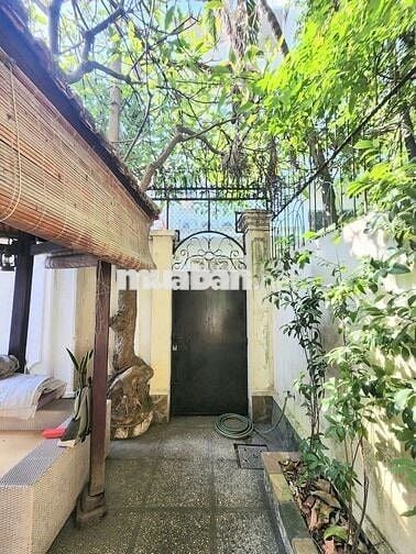 BIỆT THỰ HỒ BƠI SÂN VƯỜN - 12A1 NTMK QUẬN 1 - CAFE, NHÀ HÀNG, LƯU TRÚ