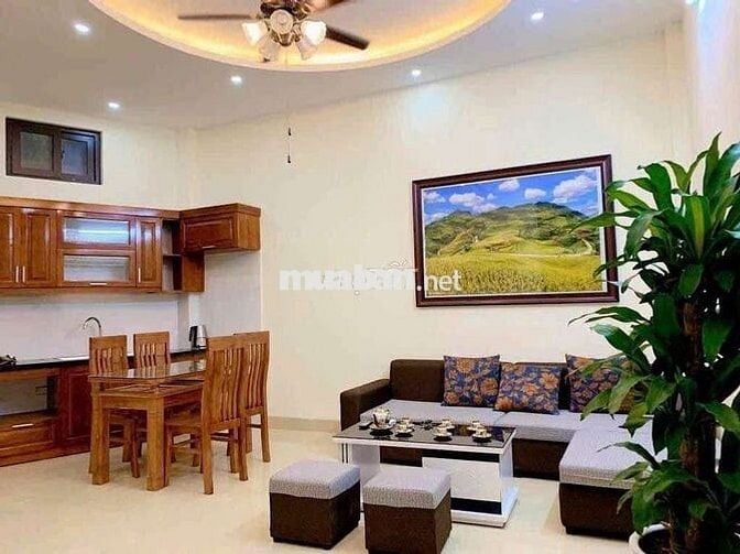 Cho thuê nhà Vũ Tông Phan 35m, 4 tầng, 3 ngủ,  giá 11,5 triệu