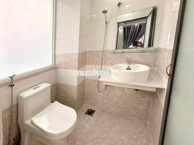 em có việc cần về quê nên muốn pass lại phòng