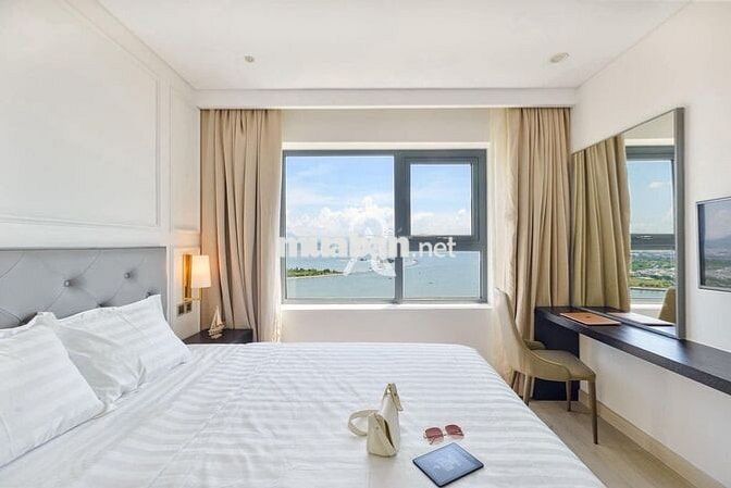 Cho Thuê Căn Hộ Goldenbay , 2 phòng ngủ , NT cao cấp , hồ bơi vô cực