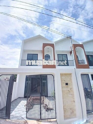 Nhà sổ riêng thổ cư gần chợ Thạnh Phú