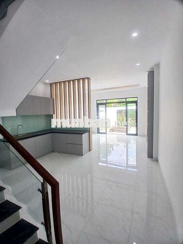Nhà sổ riêng thổ cư gần chợ Thạnh Phú