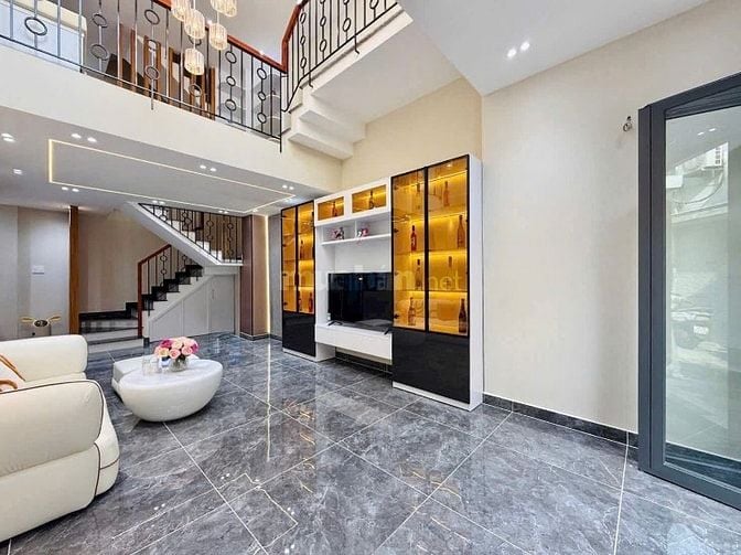 Ngộp! Bán nhà 54m² đường Trần Quang Diệu, P14, Q3. Xây 3 tầng, sổ sẵn
