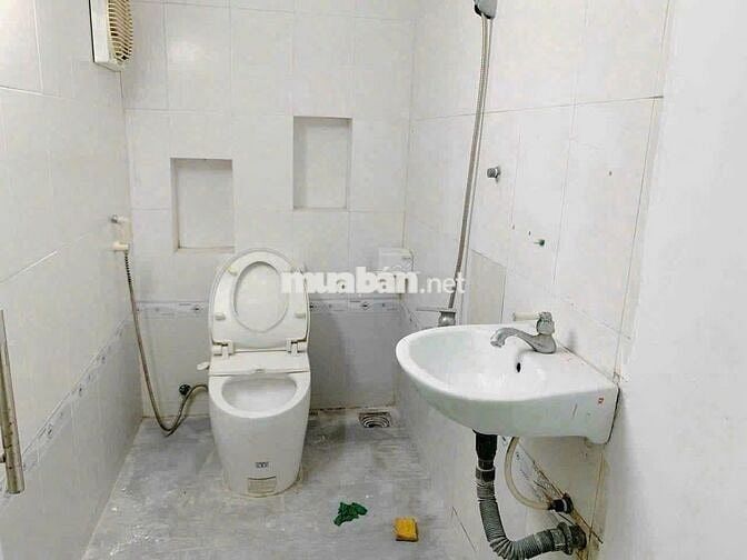 Nhà trệt 2 lầu 4PN đường Nguyễn Hiền, KDC 91B chỉ 15 triệu