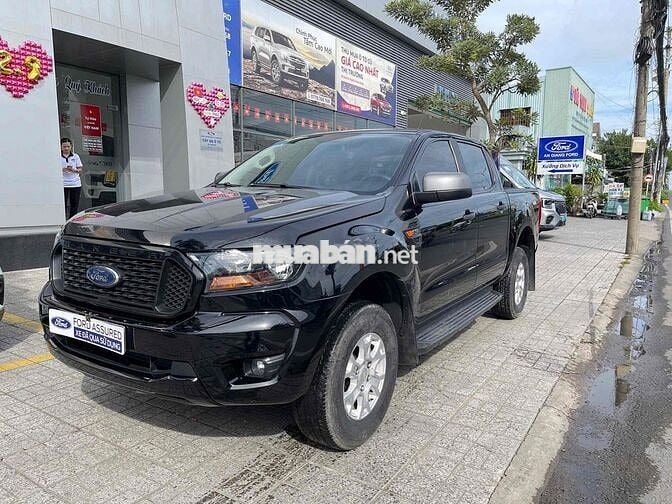 Ranger 2022 XLS 4x2 AT. Trả trước 200tr nhận xe.