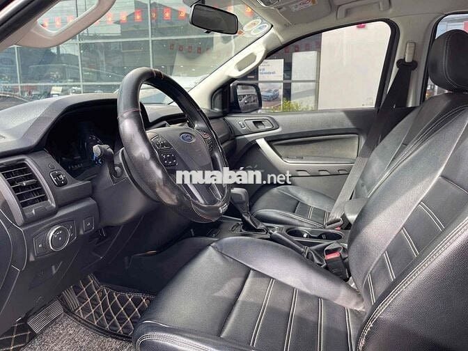 Ranger 2022 XLS 4x2 AT. Trả trước 200tr nhận xe.