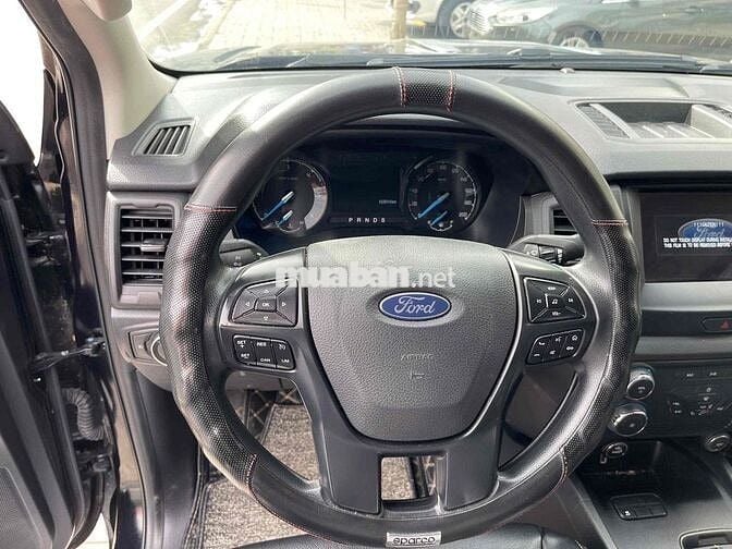 Ranger 2022 XLS 4x2 AT. Trả trước 200tr nhận xe.