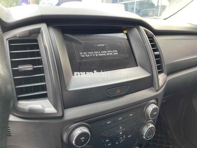 Ranger 2022 XLS 4x2 AT. Trả trước 200tr nhận xe.