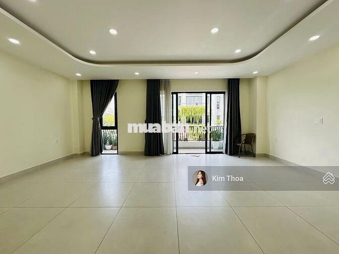 Văn phòng 45m2 có ban công Vạn Phúc, th.máy máy lạnh hầm xe. Giá 8 tr