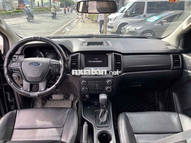 Ranger 2022 XLS 4x2 AT. Trả trước 200tr nhận xe.