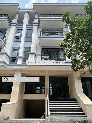 Căn hộ 2PN 2WC, 100m2 full nội thất, view công viên hồ bơi. Giá 16 tr