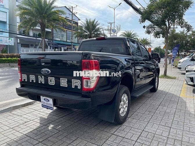 Ranger 2022 XLS 4x2 AT. Trả trước 200tr nhận xe.