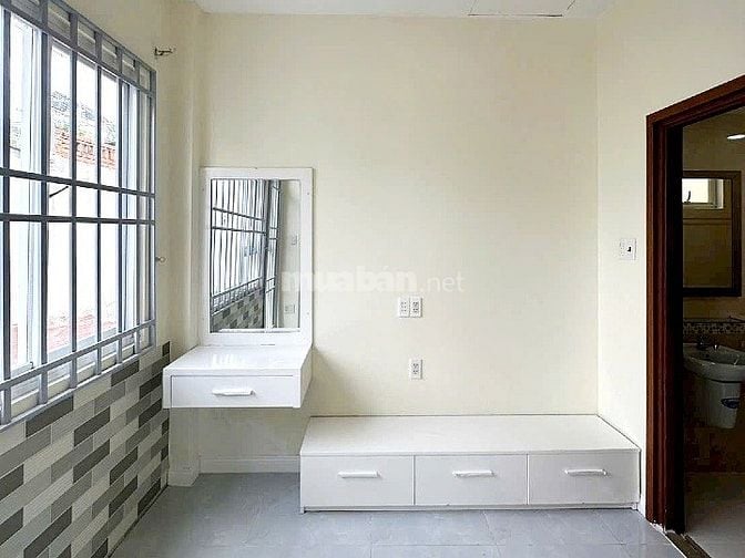 Bán nhà đẹp nở hậu 2 lầu 2 phòng ngủ hẻm Sư Vạn Hạnh, Quận 5
