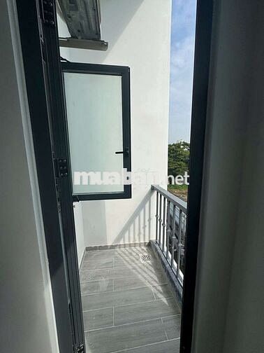 STUDIO NỘI THẤT BAN CÔNG CÁCH LÀNG ĐẠI HỌC VÀI PHÚT