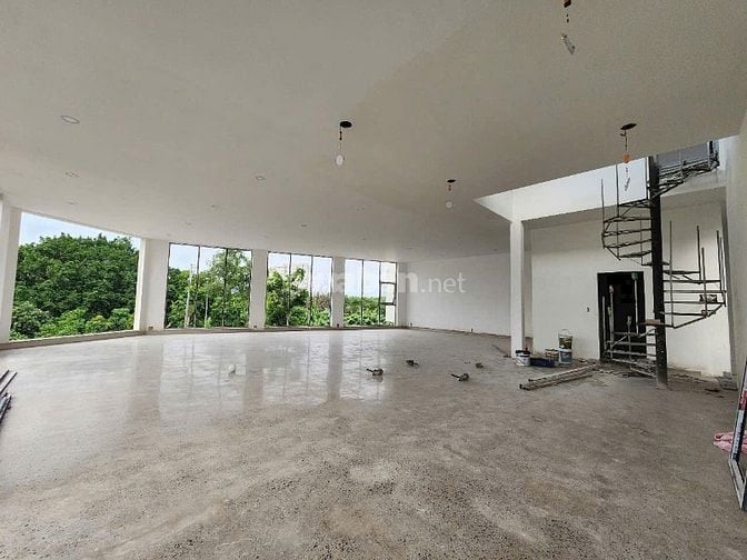 Cho thuê mặt bằng góc 2 mặt tiền P. An Khánh, Quận 2 mới 100% 
