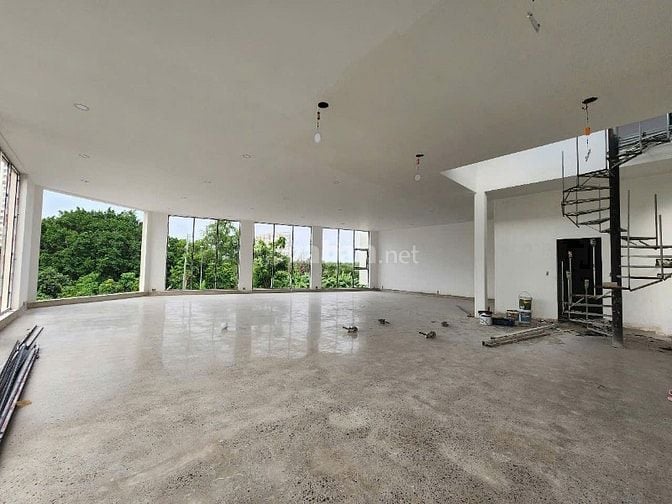 Cho thuê mặt bằng góc 2 mặt tiền P. An Khánh, Quận 2 mới 100% 