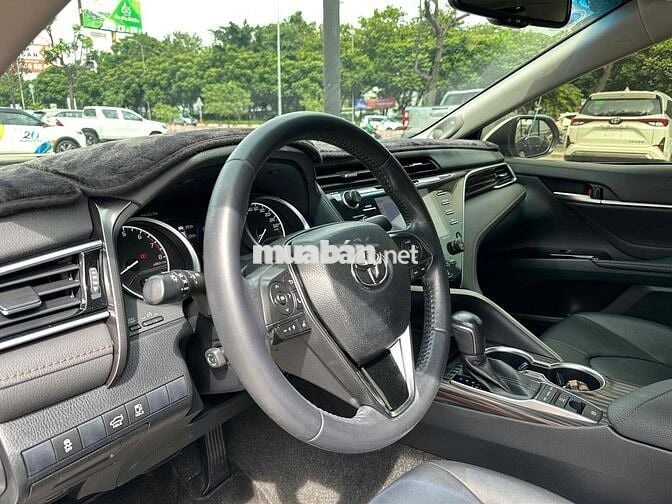 Toyota Camry 2019 2.5Q -xe Hãng BH 1 năm đẹp