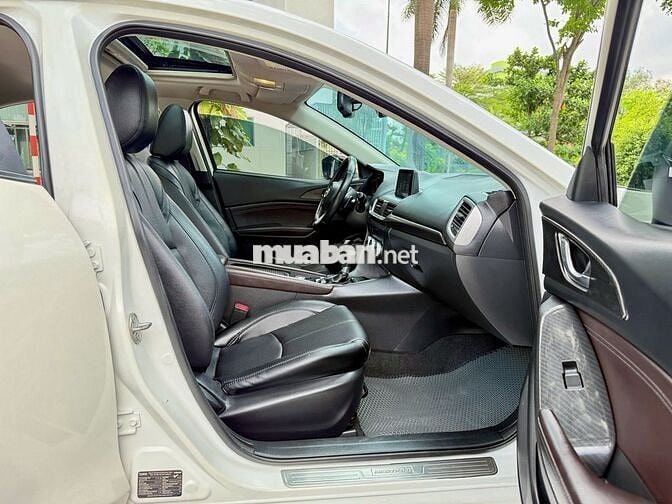 Mazda 3 2018 1.5 AT mẫu mới phanh điện tử