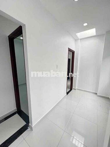 BÁN NHÀ ĐẸP - SHR - HOÀN CÔNG CHUẨN - GẦN LOTTE QUẬN 7 - NHỈNH 4 TỶ