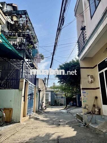 NHÀ BÀ ĐIỂM SÁT CHỢ CÂY ME - 130M2 NGANG KHỦNG 8M - CHIA THÀNH 2 CĂN