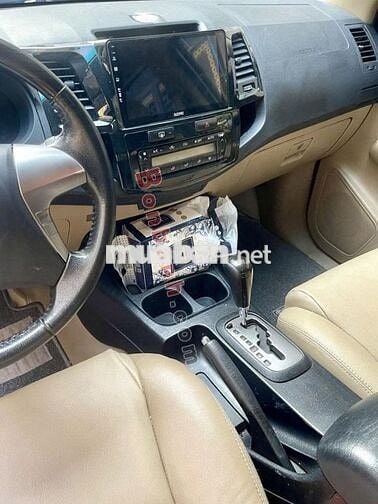 Toyota Fortuner 2.7V 4x2 AT 2015 Màu bạc