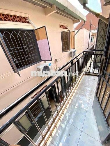 CHO THUÊ PHÒNG MỚI 100% GÁC CAO 2M, BAN CÔNG RIÊNG, FULL NT, LOTTE, Q1