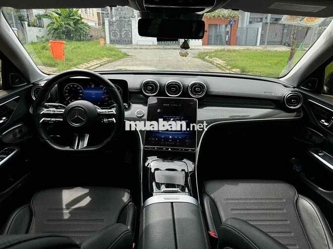 Mercedes Benz C Class 2022 C300 AMG - 32000 km