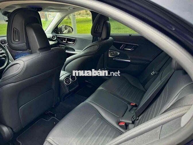 Mercedes Benz C Class 2022 C300 AMG - 32000 km
