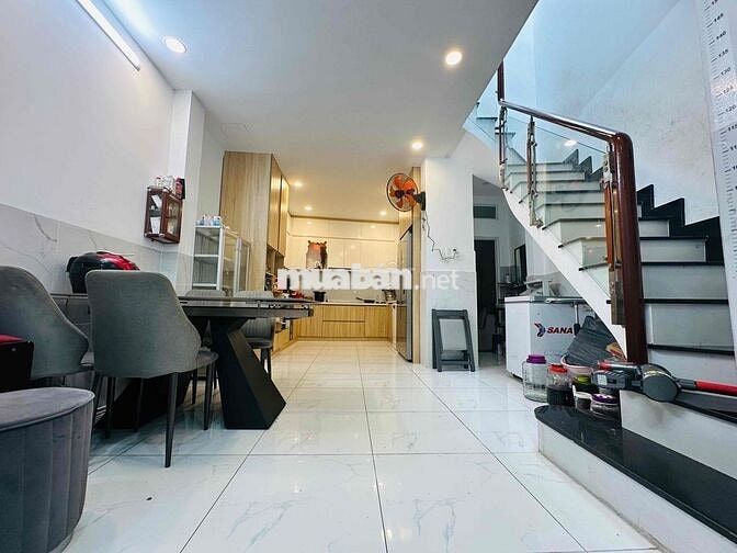 NHÀ PHỐ 2 TẦNG, NHÀ BÈ, PHÙ HỢP GIA ĐÌNH 4 NGƯỜI, 42M2, NỞ HẬU, 2.65T