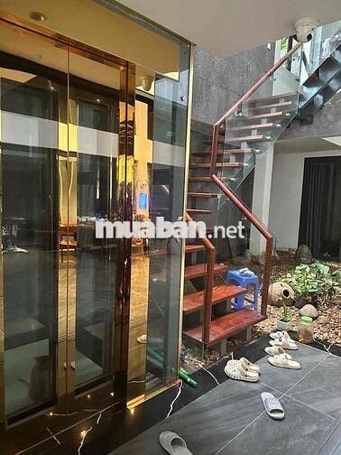Cần bán: BIỆT THỰ MẶT PHỐ. THANG MÁY NHẬP KHẨU HỒ CÁ, BỂ BƠI KHÔNG GIA