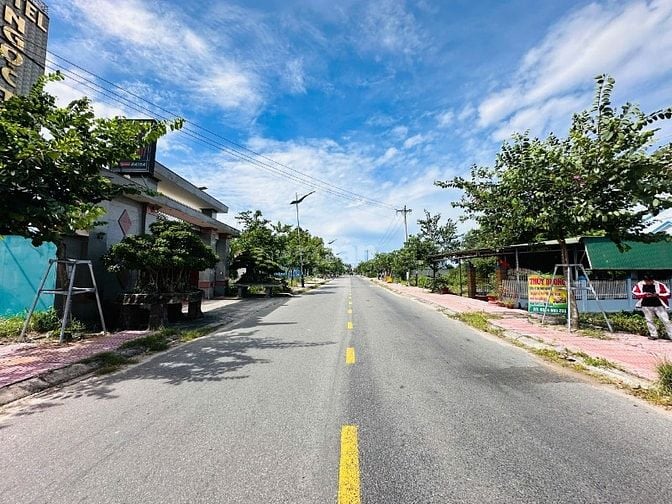 Cần Bán Gấp Mặt Tiền Nguyễn Du LaGi 11,5x32(470m2) Giá Cực Rẻ Gần Biển