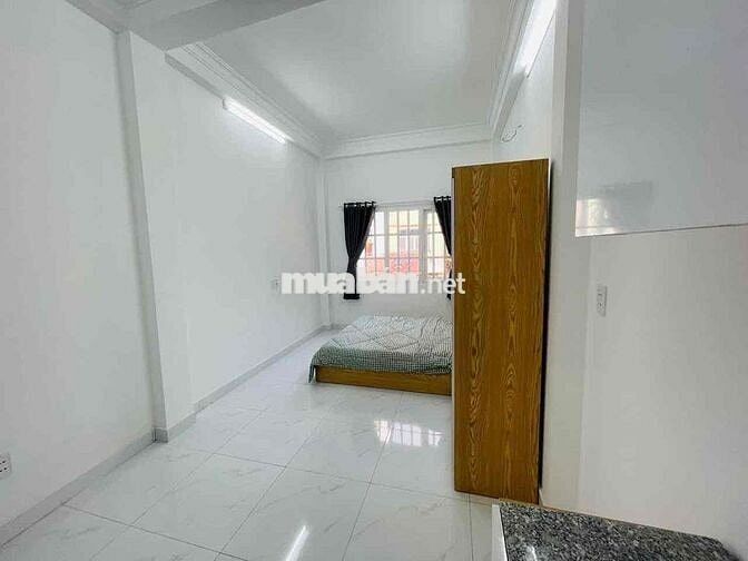 Phòng cửa sổ to full nội thất mặt tiền bờ kè trường sa