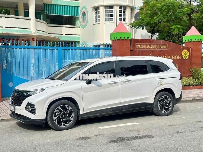 Hyundai Custin 2023 1.5 Đặc biệt - 19000 km