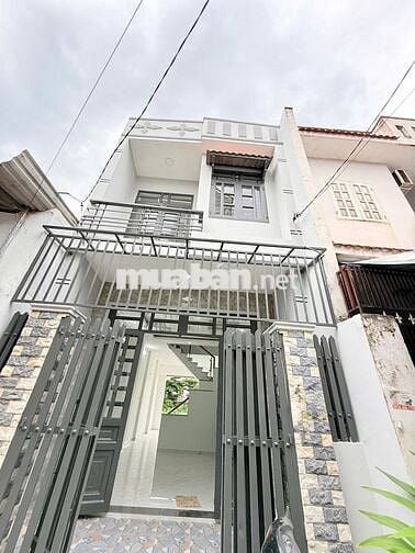Bán nhà MT Kênh Tham Lương và 1 mặt hẻm DS