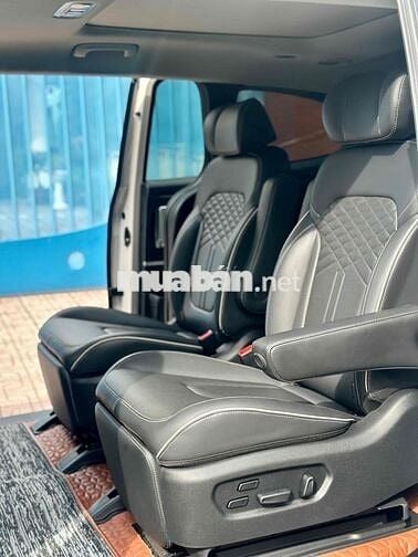 Hyundai Custin 2023 1.5 Đặc biệt - 19000 km