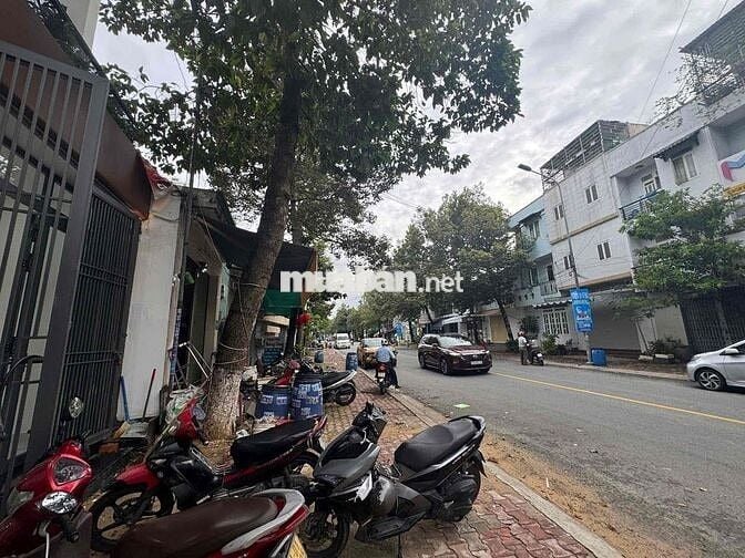 Nhà Trệt 2 Lầu MT Đường Nguyễn Trung Trực, Dĩ An