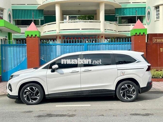 Hyundai Custin 2023 1.5 Đặc biệt - 19000 km