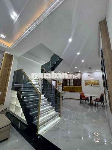 Nhà Trệt 2 Lầu MT Đường Nguyễn Trung Trực, Dĩ An