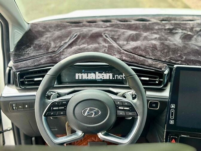Hyundai Custin 2023 1.5 Đặc biệt - 19000 km